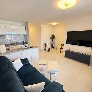 https://apt-sapphire.in-canary-islands.com